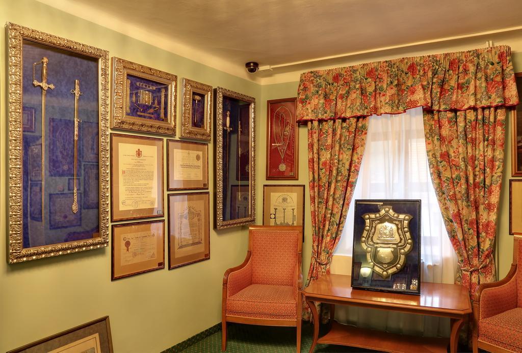 Pension Masonic House Hotel Loket Luaran gambar